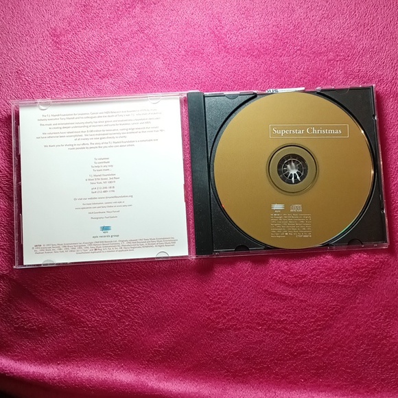 CD- Superstar Christmas - Picture 3 of 6